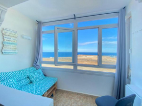 Playa del El Burrero vista al mar Lightbooking